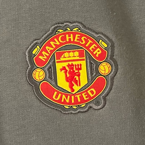 Nike Gray Sweatpants with Athletic Design - Picture 3 of 6